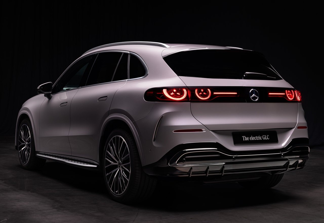 2026 Mercedes-Benz-GLC EV