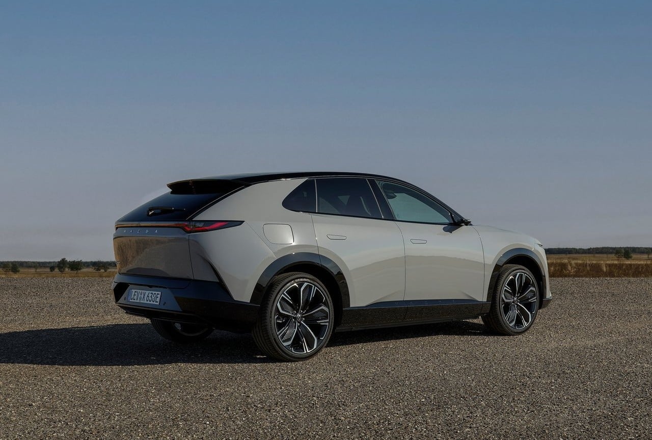 2027 Mazda CX-6e