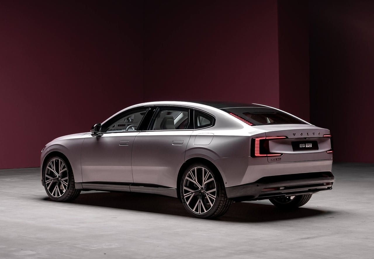 2026 Volvo ES90