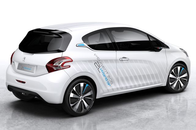 PEUGEOT 208 HYbrid Air 2L