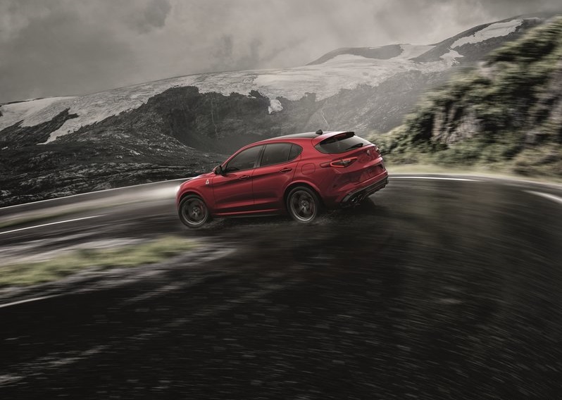 alfa_romeo_stelvio_quadrifoglio_pic-7