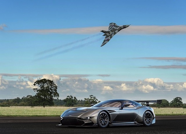 ASTON_MARTIN_VULCAN_pic-2