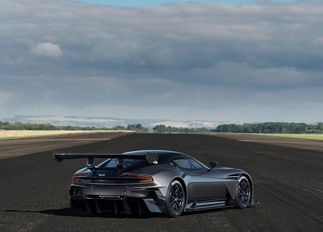 ASTON_MARTIN_VULCAN_pic-4