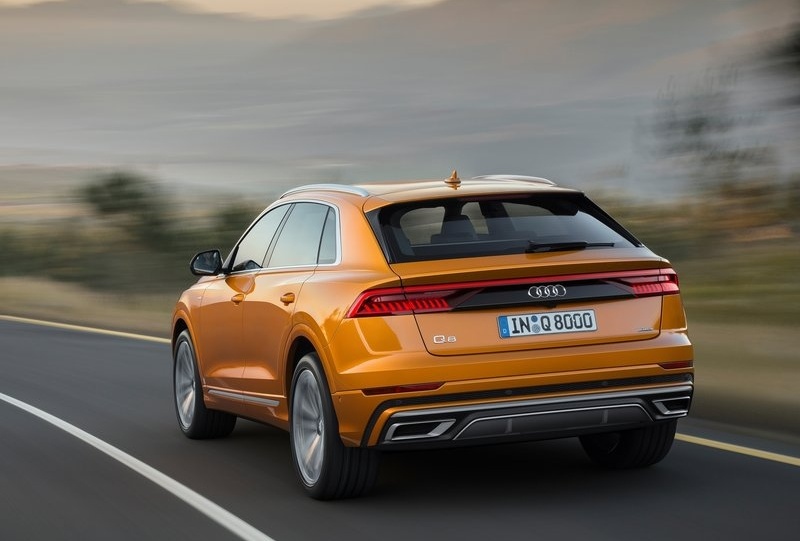 AUDI Q8