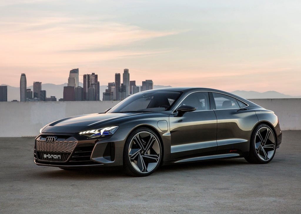 AUDI e-tron GT