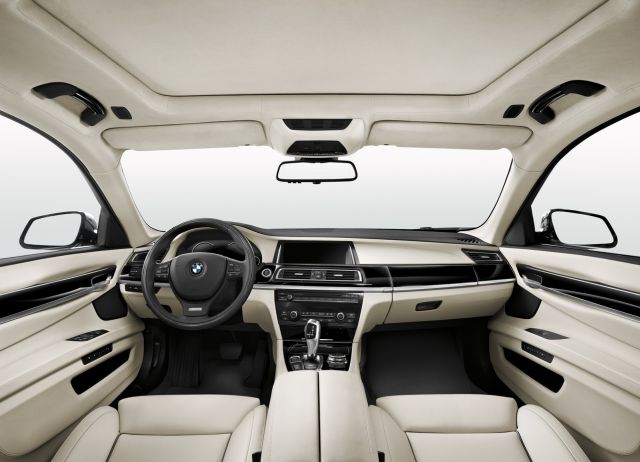 BMW 7 Series Individual Final Edition _pic-3