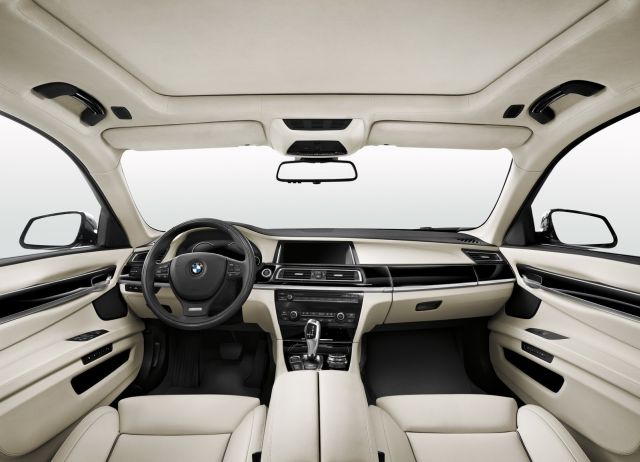 BMW 7 Series Individual Final Edition _pic-3