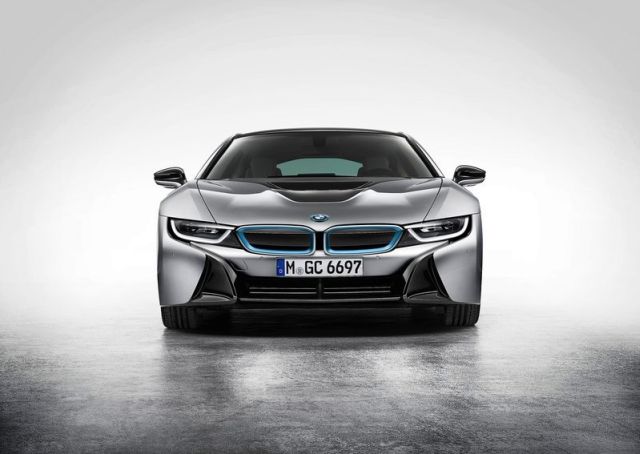 BMW_i8_electric_car_front_pic-7