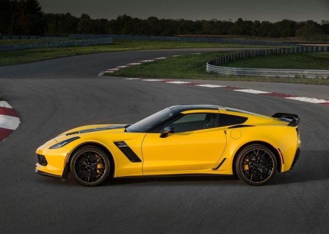 CHEVROLET_CORVETTE_Z06_C7.R_EDITION_pic-3