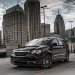 CHRYSLER TOWN AND COUNTRY S