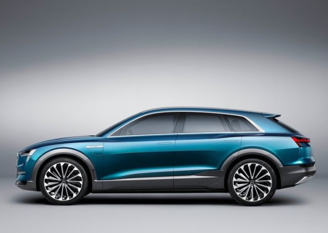 Concept AUDI E-TRON QUATTRO