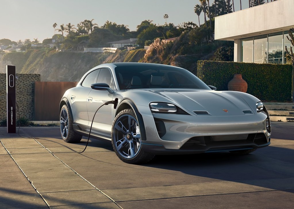 Concept PORSCHE MISSION E CROSS TURISMO-oopscars