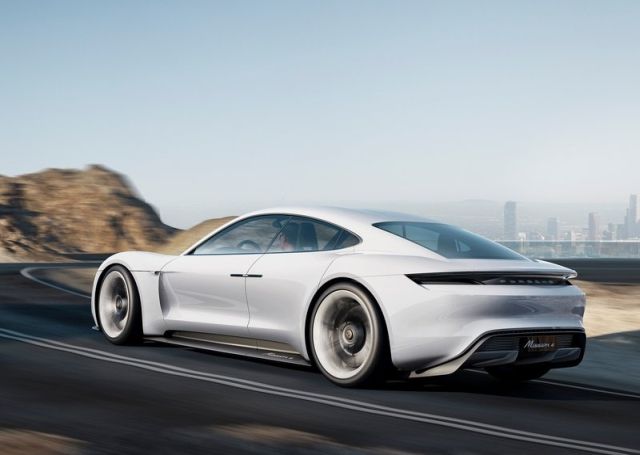 Concept_PORSCHE_MISSION_E_pic-3