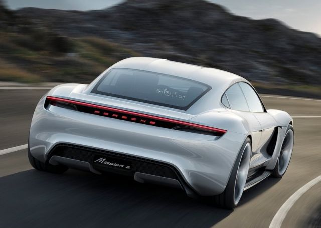 Concept_PORSCHE_MISSION_E_pic-5