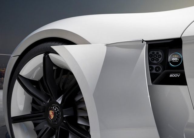 Concept_PORSCHE_MISSION_E_pic-6