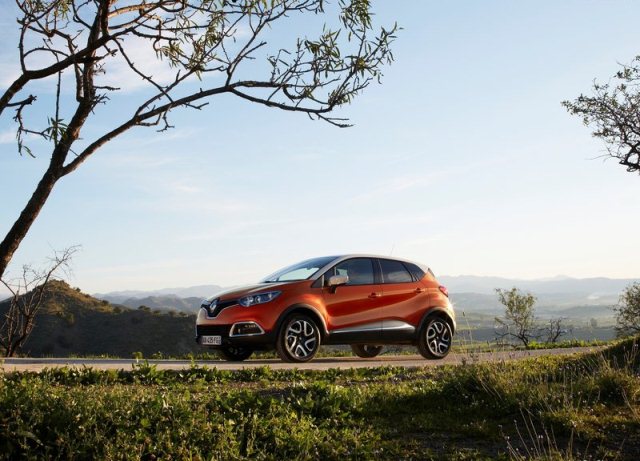 Crossover_RENAULT_CAPTUR_airview_pic-11