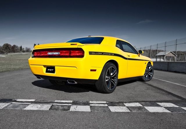 DODGE_Challenger SRT8 Yellow Jacket