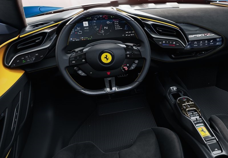 Ferrari SF90 XX Spider - steering wheel