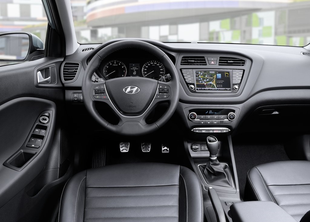 HYUNDAI i20 ACTIVE