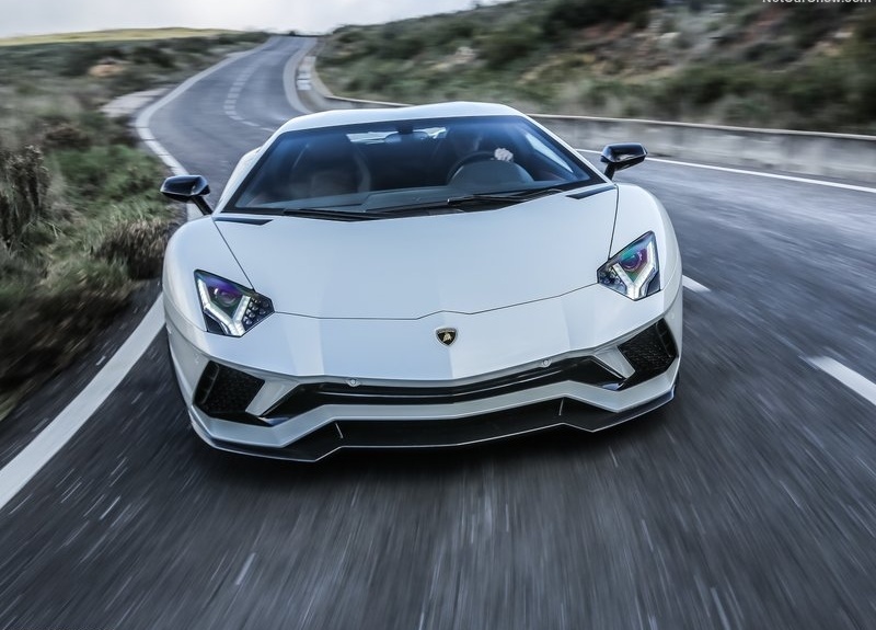 LAMBORGHINI AVENTADOR S