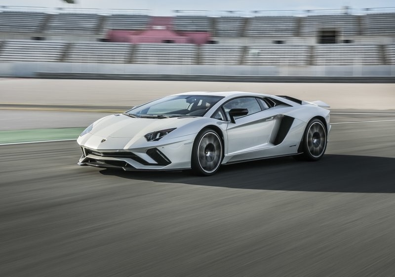 LAMBORGHINI AVENTADOR S