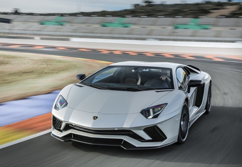 LAMBORGHINI AVENTADOR S