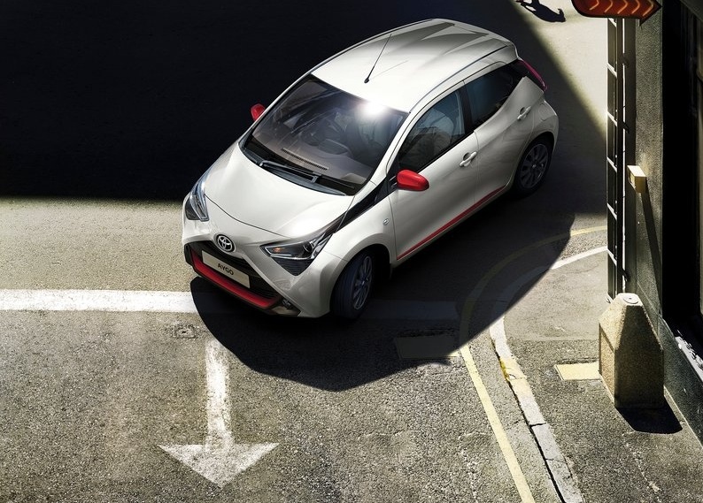 2019 TOYOTA AYGO
