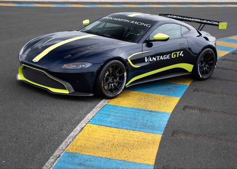 ASTON MARTIN GT4