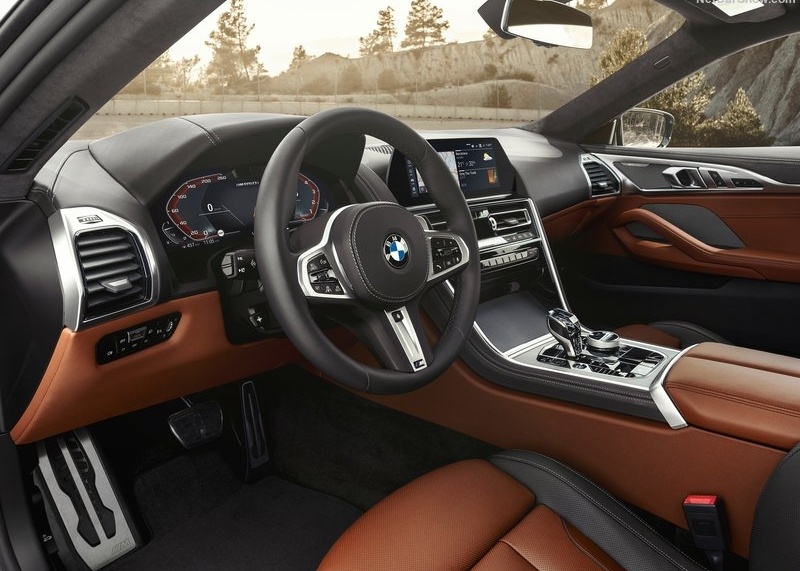 BMW 8 SERIES COUPE