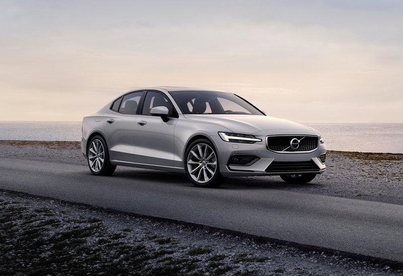 2021 VOLVO S60