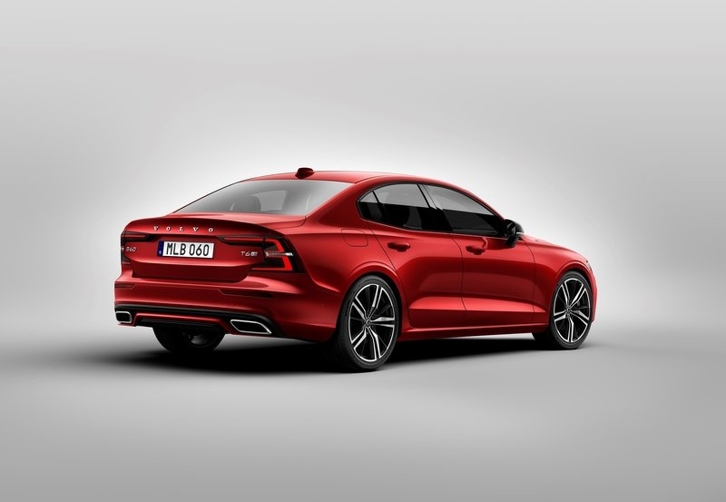 2019 VOLVO S60