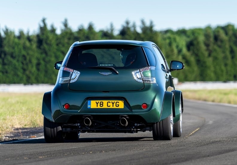 ASTON MARTIN V8 CYGNET CONCEPT