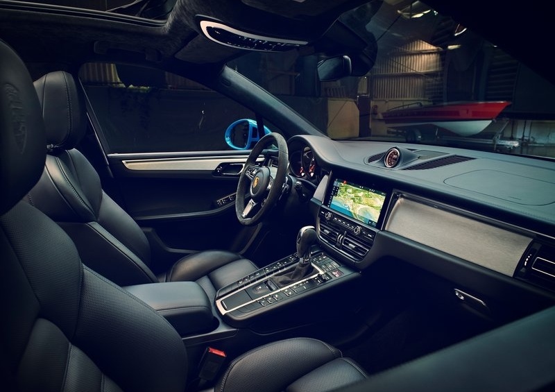 2019 PORSCHE MACAN