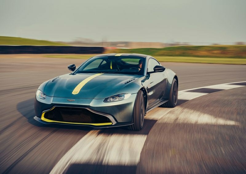 ASTON MARTIN VANTAGE AMR