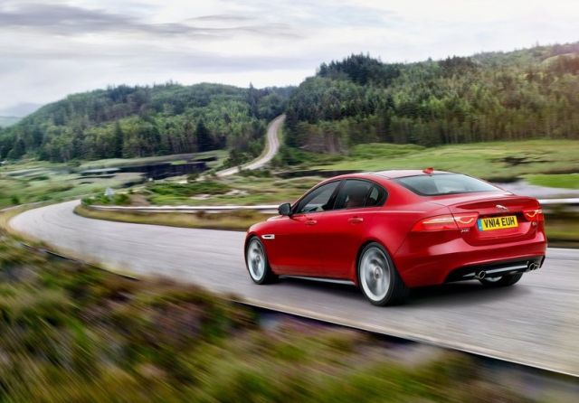 JAGUAR_XE_S_pic-7