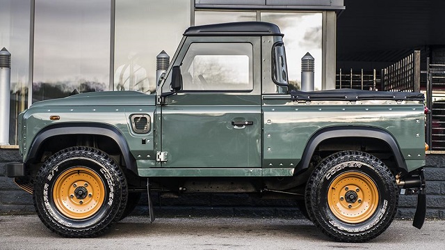 LAND ROVER DEFENDER PICK-UP tuned by Kahn Design