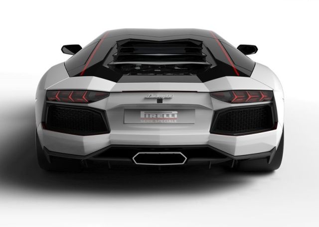 LAMBORGHINI AVENTADOR LP700-4 Pirelli Edition