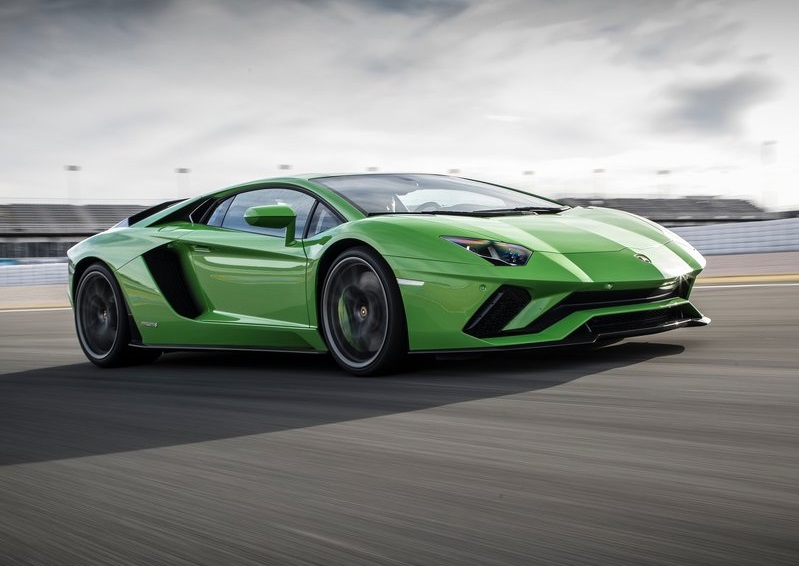 LAMBORGHINI AVENTADOR S