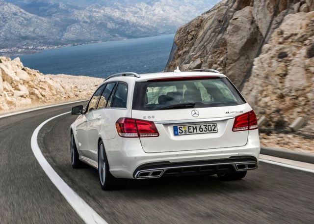 MERCEDES_E63_AMG_ESTATE_White_rear_pic-11