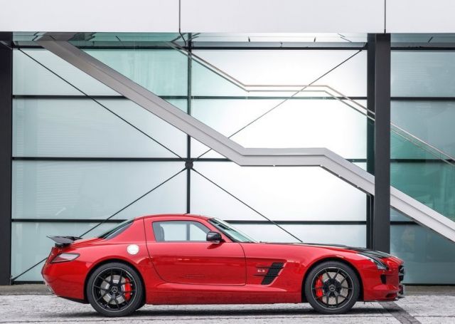 MERCEDES_SLS_AMG_FINAL_EDITION_Red_profile_pic-5
