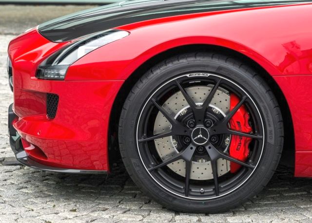 MERCEDES_SLS_AMG_FINAL_EDITION_red_rim&wheel_pic-7