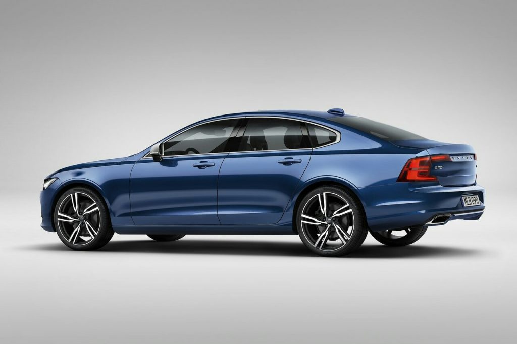 2017 VOLVO S90