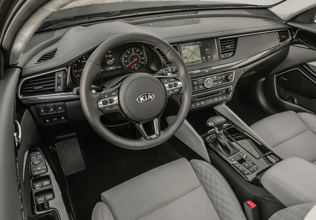 2017 KIA KADENZA