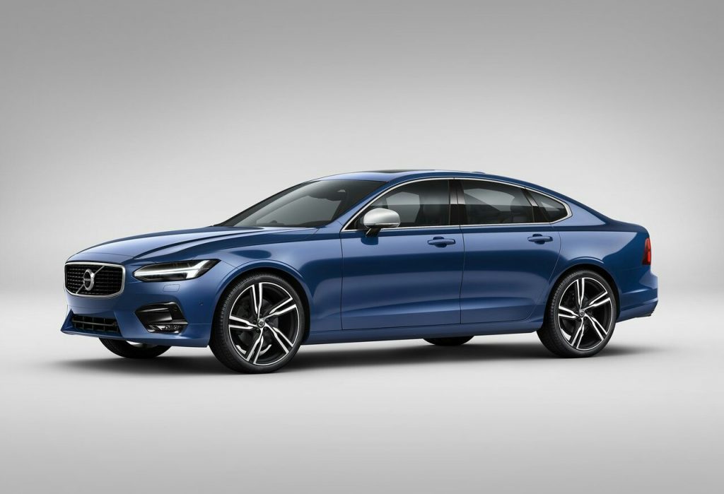 2017 VOLVO S90