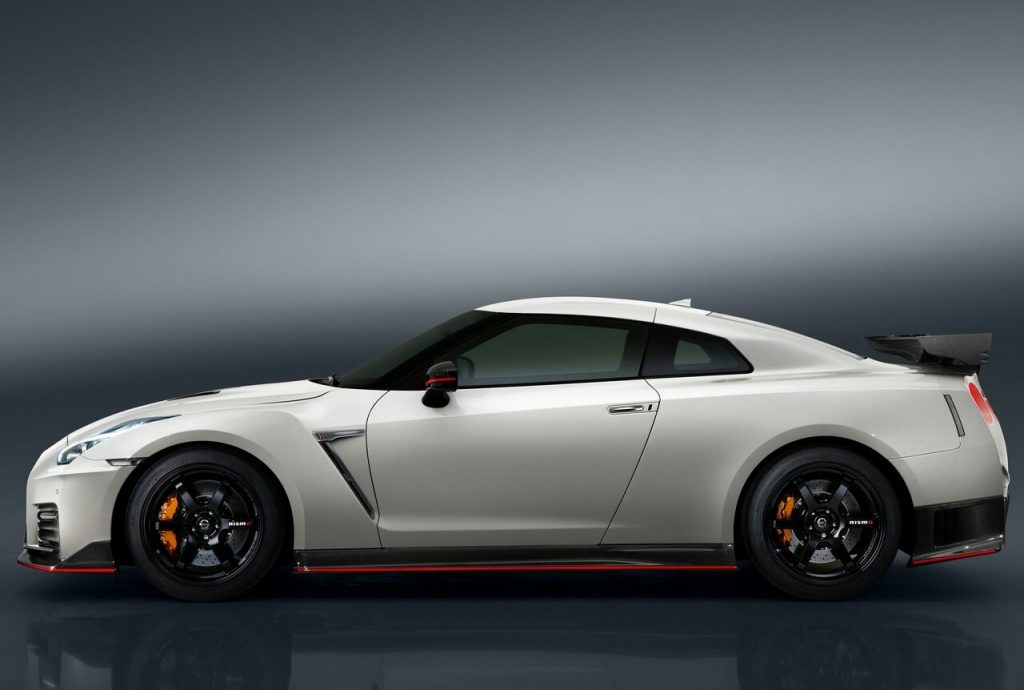 2017 NISSAN GT-R NISMO