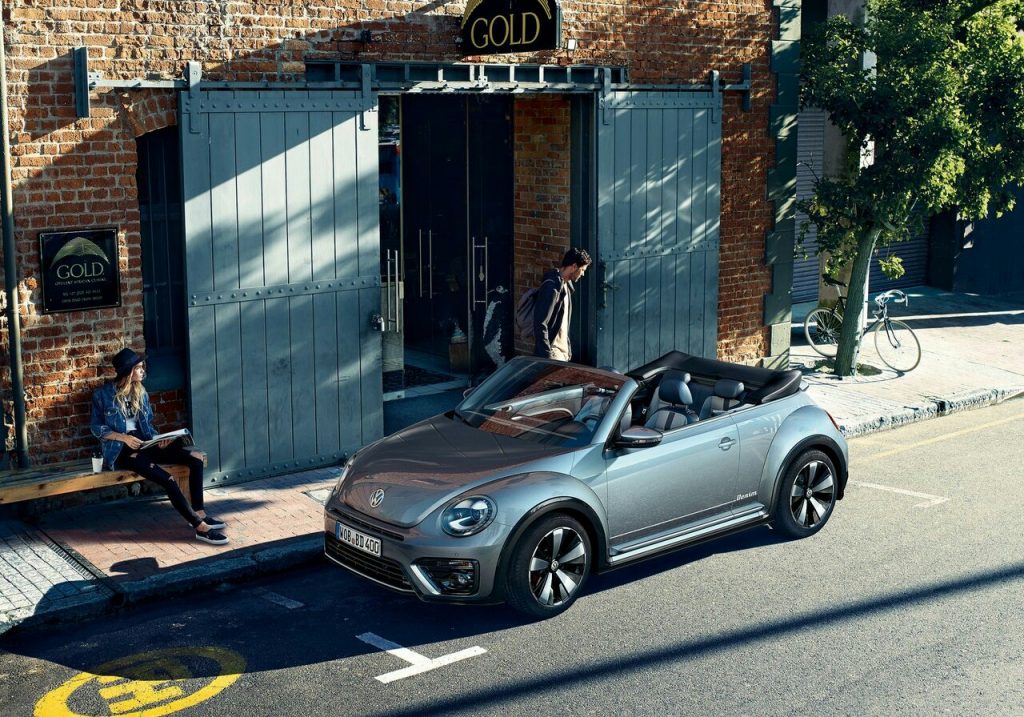 2017 VW BEETLE
