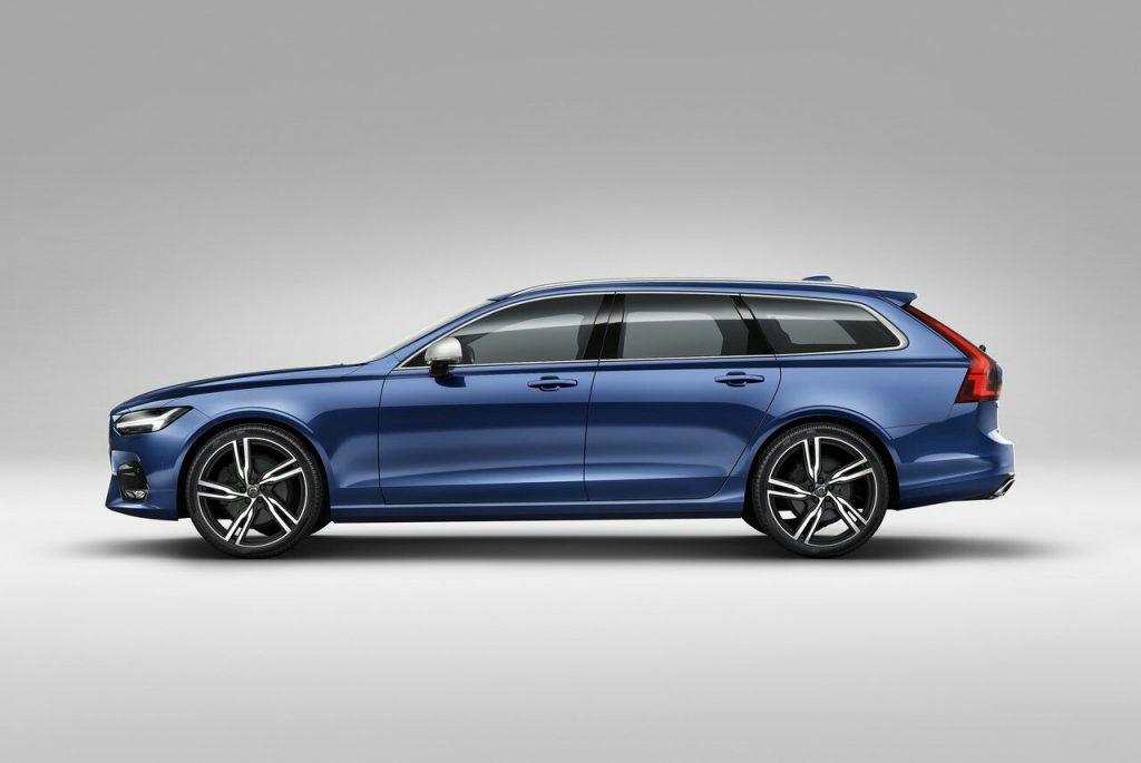 2017 VOLVO V90