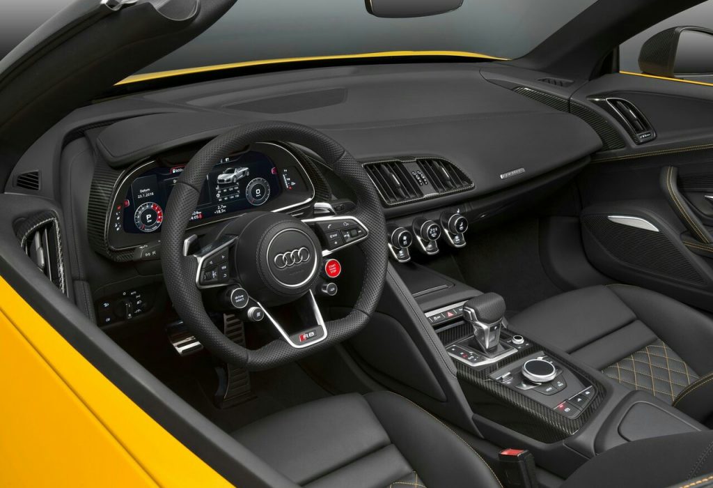 2017 AUDI R8 SPYDER V10