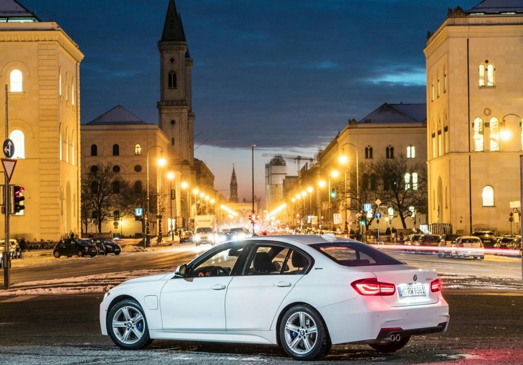 2016 BMW 330e