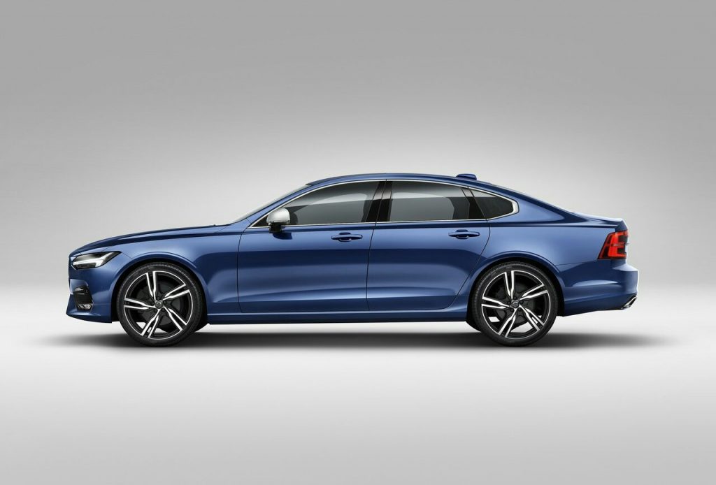 2017 VOLVO S90